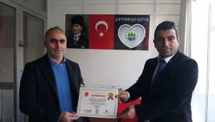 ARDAHAN GÖLE ÇAYIRBAŞI DERNEĞİ ÖDÜLÜNÜ ALDI