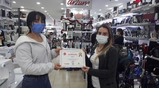 BANCO ÖDÜLÜNÜ ALDI