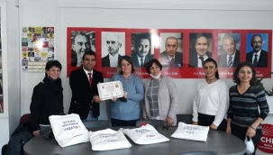 CHP BUCA KADIN KOLLARI ÖDÜLÜNÜ ALDI