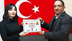 EGE İNSANİ YARDIMLAŞMA DERNEĞİ ÖDÜLÜNÜ ALDI
