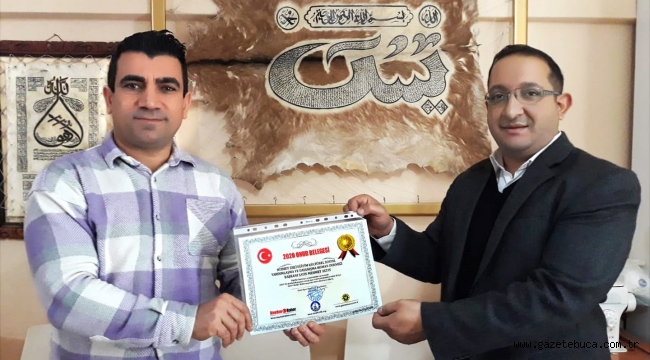 HİZMET EHLİ ROMAN DERNEĞİ ÖDÜLÜNÜ ALDI