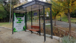 İzmir'in ilk doğa dostu otobüs durağı