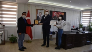 KAYMAKAM MAHMUT NEDİM TUNÇER ÖDÜLÜNÜ ALDI