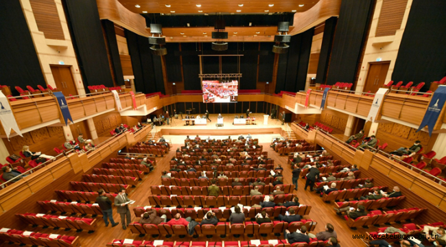  İzmir Büyükşehir Belediyesi Meclisi'nde Kültürpark ve COVID-19 sunumu