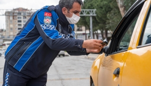 İzmir'de zabıta ekipleri koronavirüs denetiminde