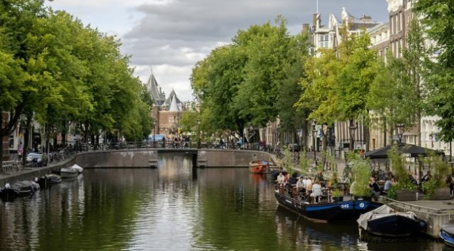 Hollanda'da sokağa çıkma kısıtlaması sona erdi