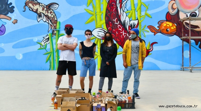 Okul duvarlarına denizi taşıyorlar