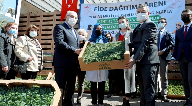 Valimiz Sayın Yavuz Selim Köşger, 'Yerli ve Milli Çeşitleri İzmirli Kadınlarla Kentte'