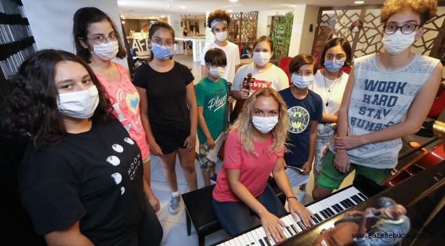 Kızılçullu gençleri Endonezya'dan ödül topladı