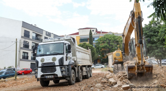 Buca'da kaçak moloz alanına otopark neşteri