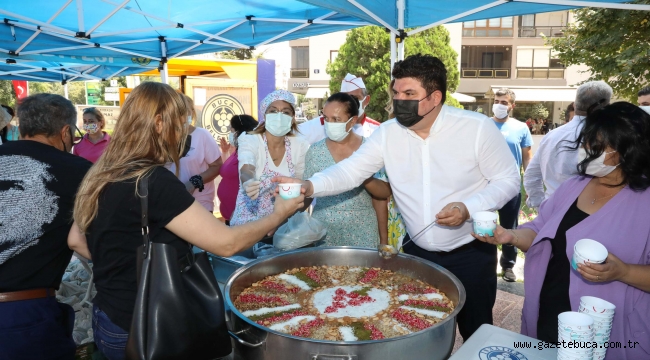 Başkan Kılıç'tan Bucalılara aşure ikramı