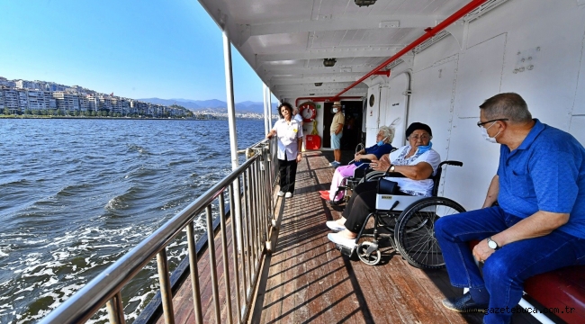 Nostalji vapuru 65 yaş üzeri yolcular için seferde
