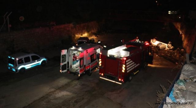 Buca'da otomobil dereye düştü: 4 yaralı