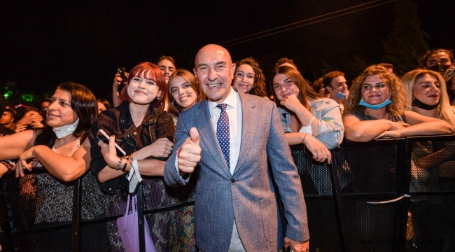 İEF'de renkli geceler