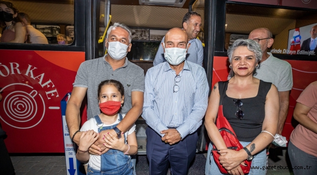 İzmir'in eski otobüsleri hurda değil kafe oluyor