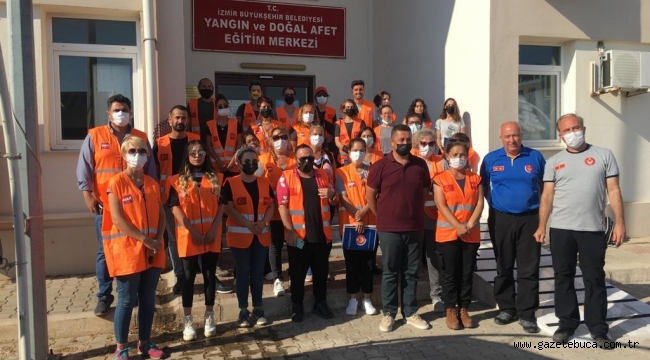 İzmir İtfaiyesi'nden afette kurtarılacak can dostlar için eğitim