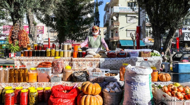 Buca'da köylüden halka satış pazarı