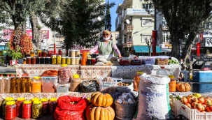 Buca'da köylüden halka satış pazarı