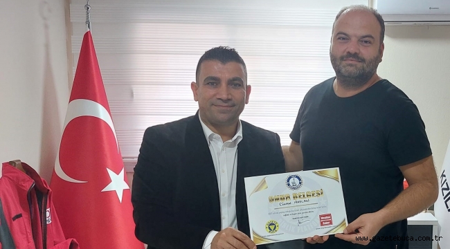 CİHAN ARSLAN ÖDÜLÜNÜ ALDI