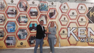 FİLİZ DURGUT ÖDÜLÜNÜ ALDI 