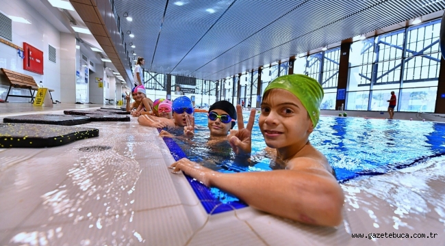 Geleceğin yüzücüleri Havuz İzmir'de yetişiyor