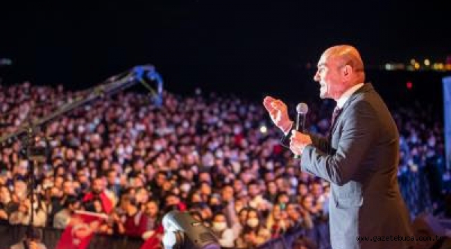 İzmir'de göz kamaştıran bayram coşkusu Soyer: "İzmir Cumhuriyet'in ikinci yüzyılında da Türkiye'ye ışık tutacak"