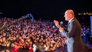 İzmir'de göz kamaştıran bayram coşkusu Soyer: "İzmir Cumhuriyet'in ikinci yüzyılında da Türkiye'ye ışık tutacak"