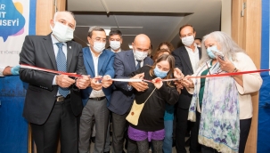 "Teksek yalnızız, birlikteysek tamız"