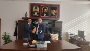 ALEVİ KÜLTÜR DERNEĞİ ÖDÜLÜNÜ ALDI