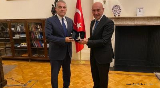 Başkan Soyer Glasgow'da onur konuğu olarak katıldığı Cumhuriyet Balosu'nda konuştu: "Değişimin kıyısındayız"