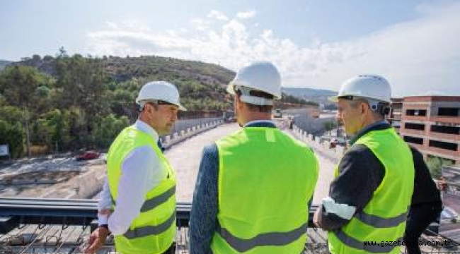 Başkan Soyer viyadük inşaatından müjde verdi: "İzmir trafiğini rahatlatacak yatırımın ilk etabını yeni yılda açacağız"