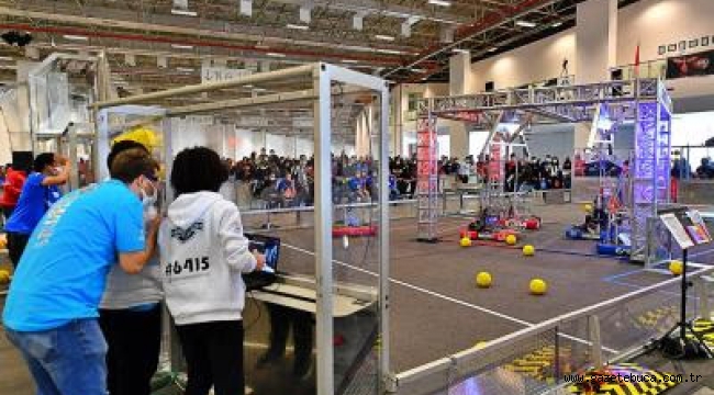 Geleceğin bilim insanları İzmir'de yarıştı