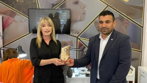 NUR AKADEMİ ÖDÜLÜNÜ ALDI