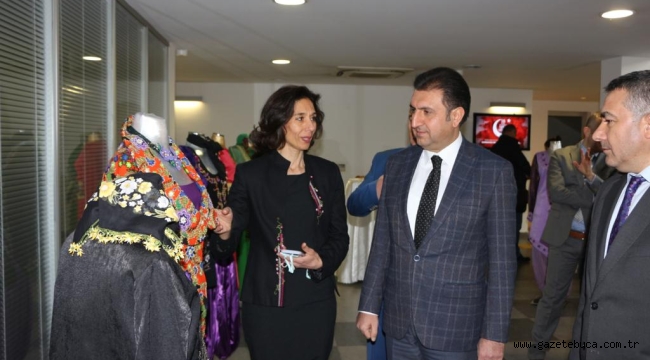 Kadın Kıyafetleri' Sergisi İzmir İl Milli Eğitim Müdürlüğü Sergi Salonunda Açıldı