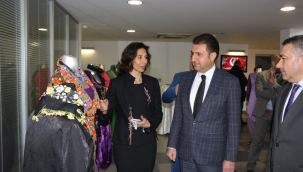 Kadın Kıyafetleri' Sergisi İzmir İl Milli Eğitim Müdürlüğü Sergi Salonunda Açıldı