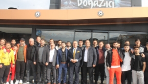 BUCASPOR'LU FUTBOLCULAR KAHVALTIDA BULUŞTU