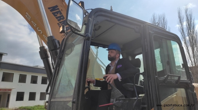 AK Partili Kalfaoğlu'ndan ​​​​​​​ Buca Cezaevi'ne ilk kazma