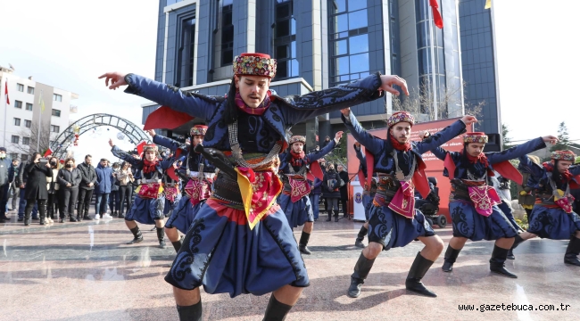Buca İstiklal Marşı için tek yürek 