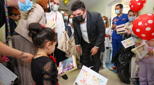 Başkan Kılıç'tan hastanedeki çocuklara 23 Nisan sürprizi