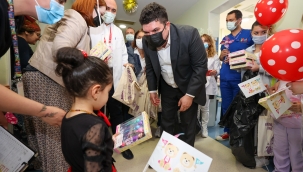 Başkan Kılıç'tan hastanedeki çocuklara 23 Nisan sürprizi