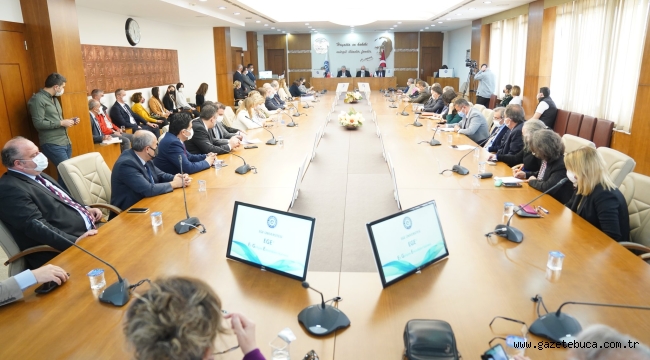 Ege Üniversitesi Ek Gelişim Etkinlikleri Karnesi (EGE Plus) uygulaması