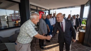 Başkan Soyer Çiğli'deki muhtarlarla buluştu