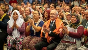 CHP Genel Başkanı Kılıçdaroğlu Ödemiş'te çiftçilerle buluştu