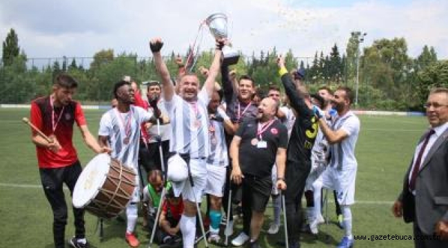 İzmir Büyükşehir Belediyesi Gençlik ve Spor Kulübü ilk üçte Sezonu 19 galibiyetle tamamladı