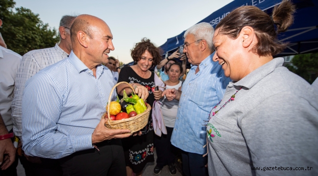 Başkan Soyer Bayındır'daki çiftçi şenliğinde konuştu