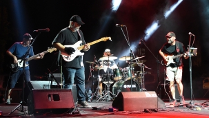 FOÇA 'TÜRKİYE TİYATRO BULUŞMASI'NA EV SAHİPLİĞİ YAPIYOR