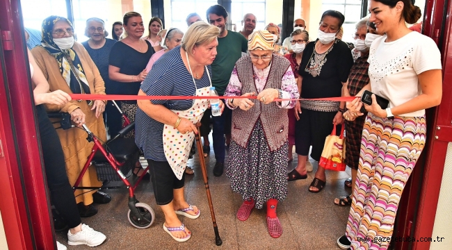İzmir Büyükşehir Belediye Başkanı Tunç Soyer'in sosyal belediyecilik ilkesi doğrultusunda huzurevi sakinleri için bir proje daha hayata geçirildi