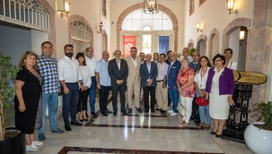 İzmir Konfederasyonu üyelerinden Başkan Soyer'e ziyaret 