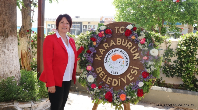Karaburun Belediyesi üniversite adaylarının yanında