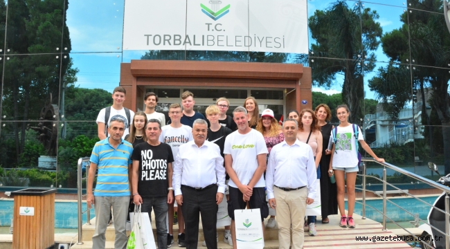 Torbalı'da 37 yıllık gelenek devam ediyor Alman öğrenciler,  'Kardeşlik' projesi  kapsamında Torbalı'ya geldi